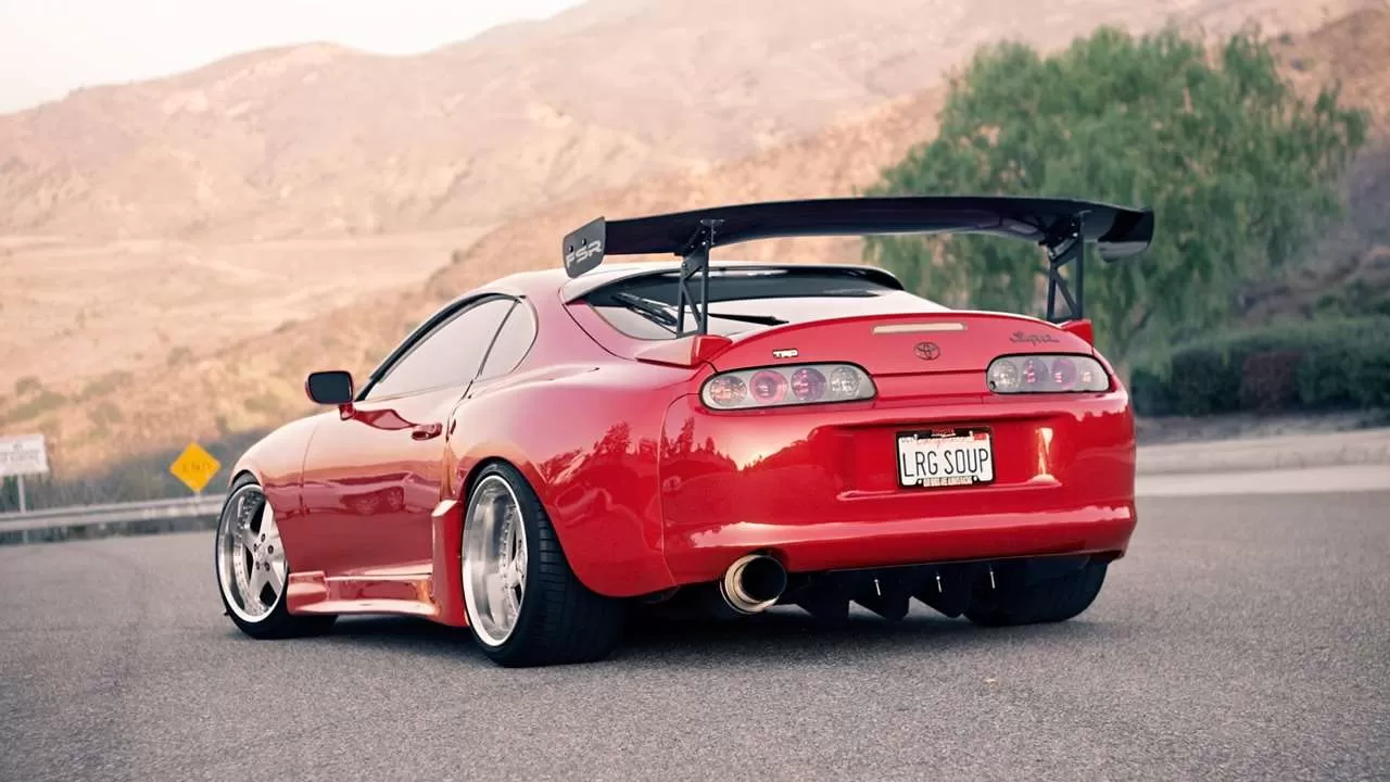 Toyota Supra JZA80 фото сзади