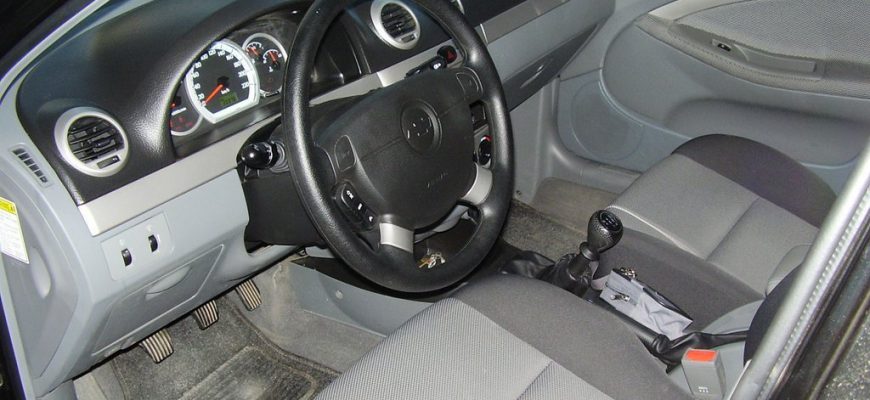 Блок реле и предохранителей в Шевроле Лачетти