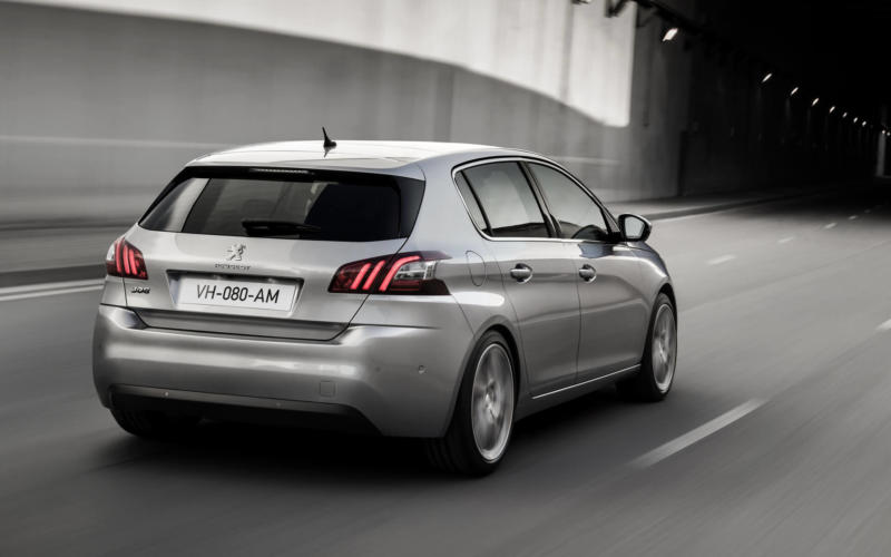 Вид сзади Peugeot 308