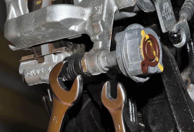 chevrolet-cruze_zamena-zadnih-kolodok-1